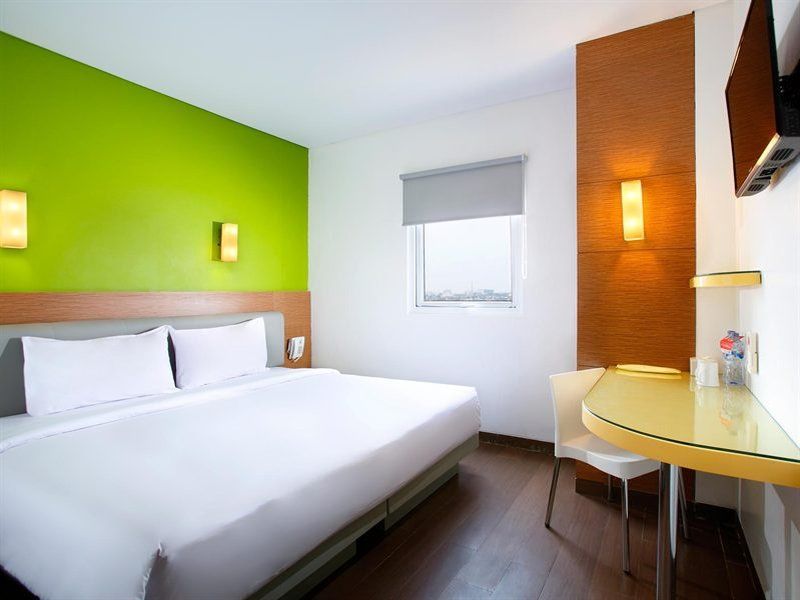Amaris Hotel Palembang Exterior foto