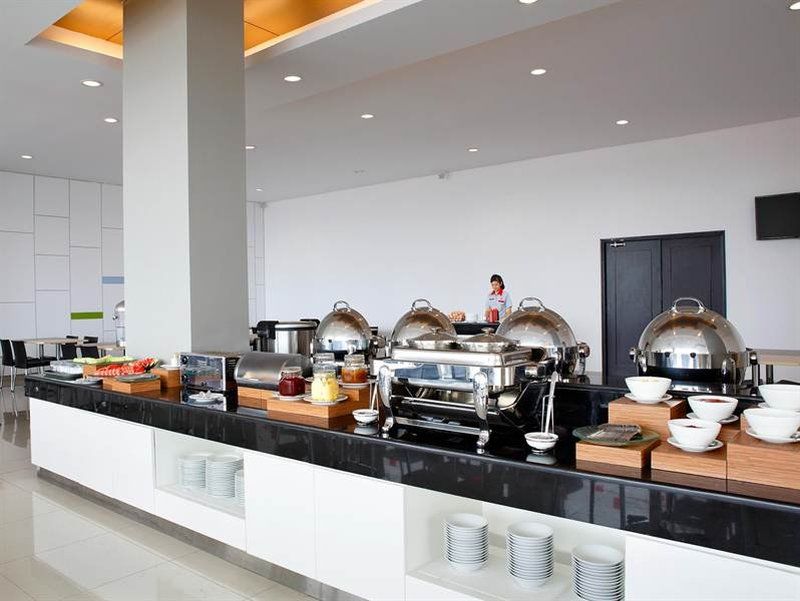 Amaris Hotel Palembang Exterior foto
